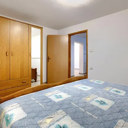 Lejlighed Vesela-4 By Interhome *